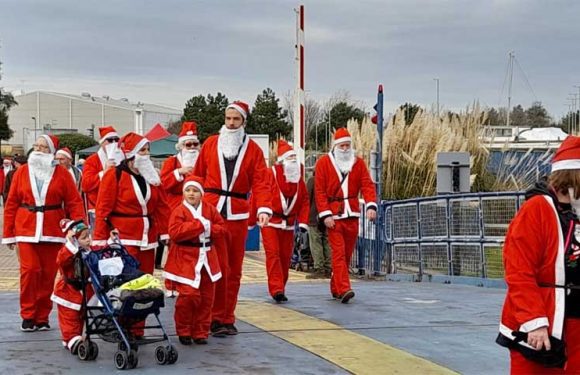 Charity Santa Stroll around the Harbour